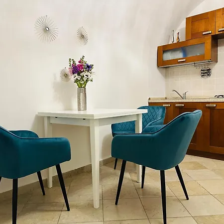 Historic Center Sanremo,10 Min To The Sea Apartamento *