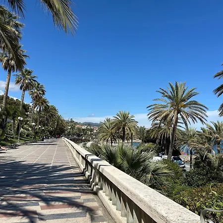 Historic Center Sanremo,10 Min To The Sea Apartamento *