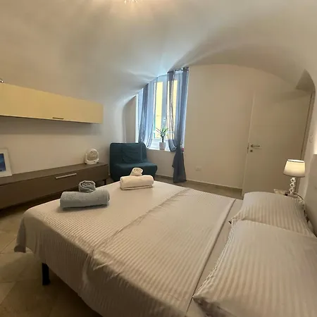 Historic Center Sanremo,10 Min To The Sea Apartamento